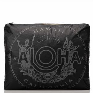 $30 aloha collection max pouch